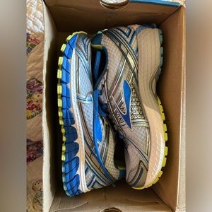 Brooks Adrenaline GTS 15